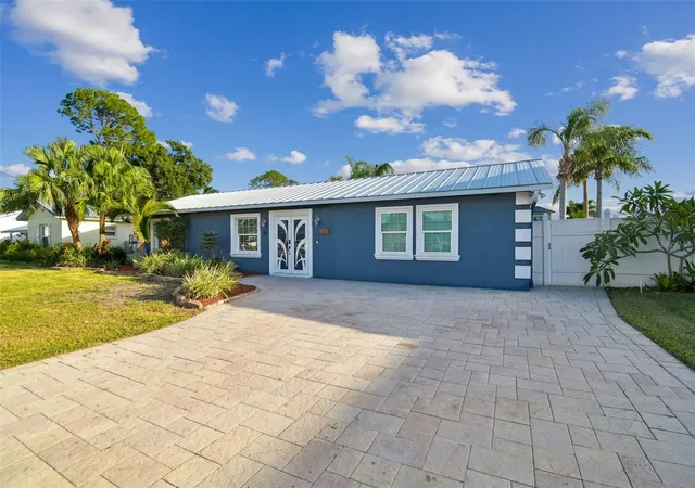 1st image of 8708 Thornwood Ln, Tampa, FL 33615 | MLS# TB8434985