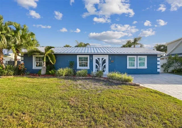 2nd image of 8708 Thornwood Ln, Tampa, FL 33615 | MLS# TB8434985