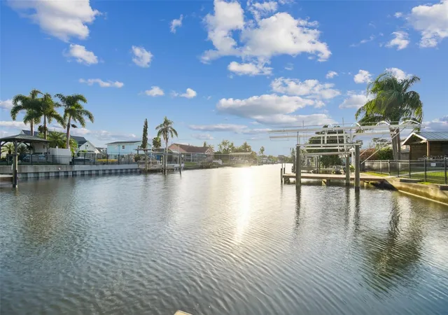5th image of 8708 Thornwood Ln, Tampa, FL 33615 | MLS# TB8434985