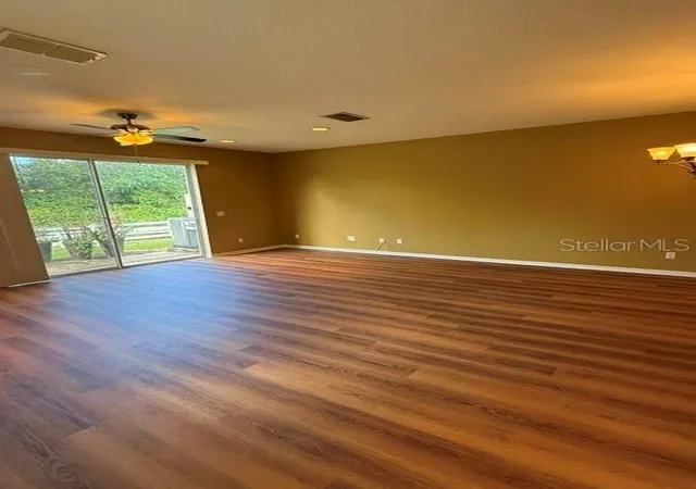 Photo 2 of Townhouse for sale at 10376 Fallsgrove St, Orlando, FL 32836 | MLS# O6350129 | Listing updated on 2026-10-23