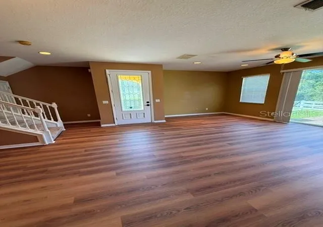Photo 4 of Townhouse for sale at 10376 Fallsgrove St, Orlando, FL 32836 | MLS# O6350129 | Listing updated on 2026-10-23