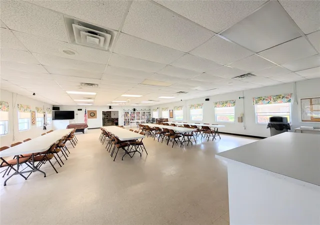 34th image of 2303 Sunset Dr #H7, Bradenton, FL 34207 | MLS# A4667560