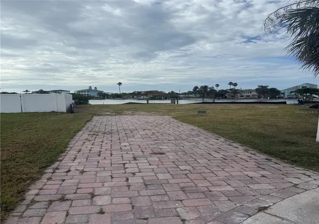 4th image of 14060 W Parsley Dr, Madeira Beach, FL 33708 | MLS# TB8435121