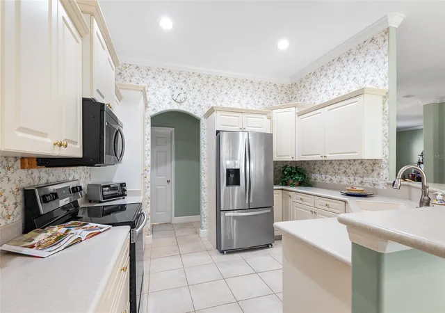 4th image of 126 Lake Region Circle, Winter Haven, FL 33881 | MLS# P4936583