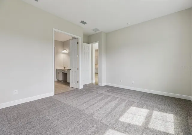 5th image of 10303 Surrey Rose Dr, San Antonio, FL 33576 | MLS# TB8435278
