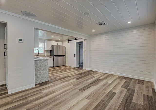 5th image of 425 Yale St, Englewood, FL 34223 | MLS# D6144141
