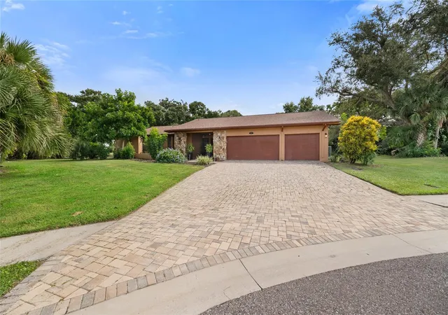 2nd image of 2674 Concorde Ct, Clearwater, FL 33761 | MLS# TB8435411