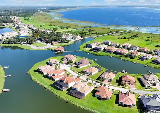 Photo 3 of Single family home for sale at 870 Spinnaker Way, Kissimmee, FL 34746 | MLS# O6350530 | Listing updated on 2026-08-23