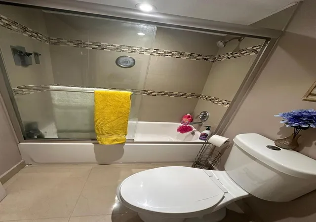 3rd image of 661 Ne 195Th St #402, Miami, FL 33179 | MLS# S5136151