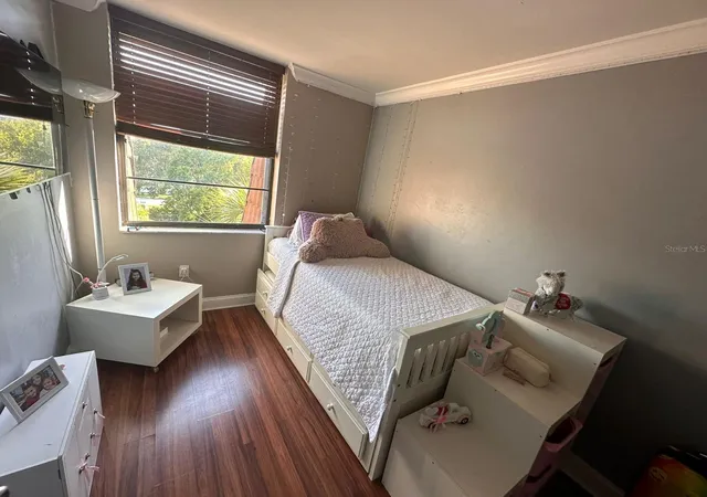 4th image of 661 Ne 195Th St #402, Miami, FL 33179 | MLS# S5136151