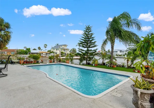 Photo 5 of Sale Pending at 4366 6th Isle Dr, Hernando Beach, FL 34607 | MLS# W7879679 | Listing updated on 2026-07-15