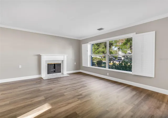 3rd image of 216 S Shore Crest Dr, Tampa, FL 33609 | MLS# TB8435713