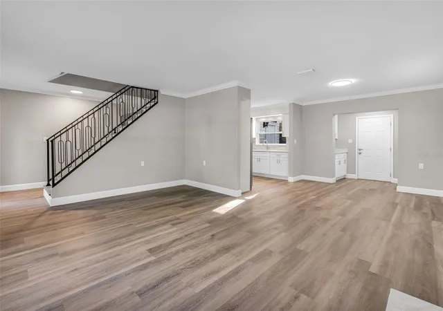 4th image of 216 S Shore Crest Dr, Tampa, FL 33609 | MLS# TB8435713