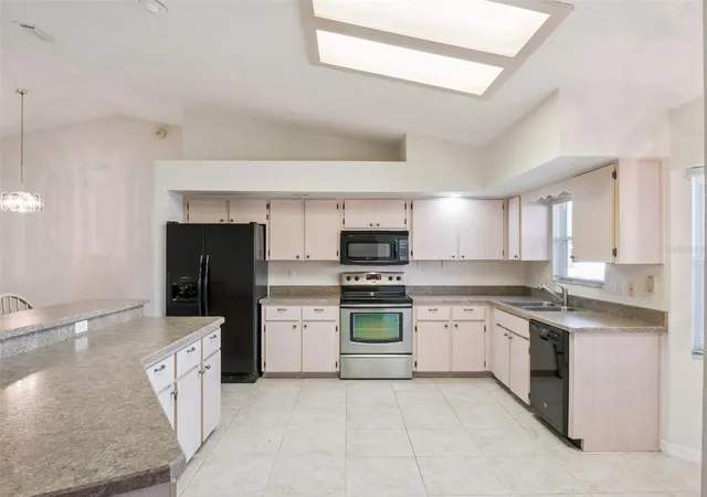 Photo 4 of Sale Pending at 5616 Laver St, Leesburg, FL 34748 | MLS# G5103058 | Listing updated on 2026-09-24