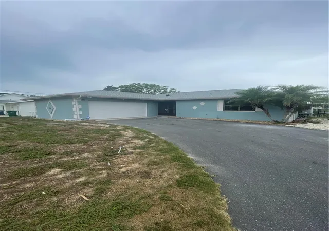 1st image of 11711 W Bayshore Dr, Crystal River, FL 34429 | MLS# G5103098