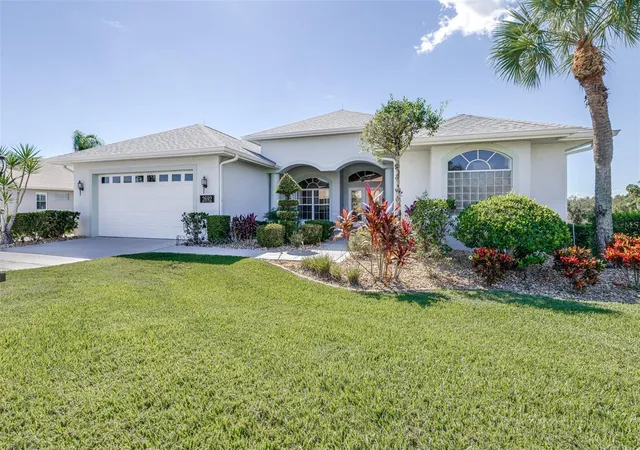 Photo 1 of Single family home for sale at 2692 Huntington Hills Dr, Lakeland, FL 33810 | MLS# L4956473 | Listing updated on 2026-10-20