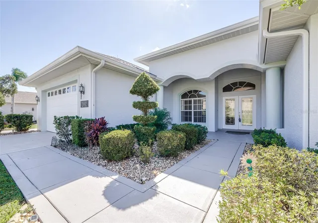 Photo 1 of Single family home for sale at 2692 Huntington Hills Dr, Lakeland, FL 33810 | MLS# L4956473 | Listing updated on 2026-10-20