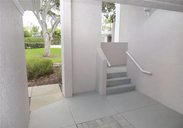 Listing Photo 5 - Condo for sale in building located at 5667 Sheffield Greene Cir, Sarasota, FL 34235 - Unit #59