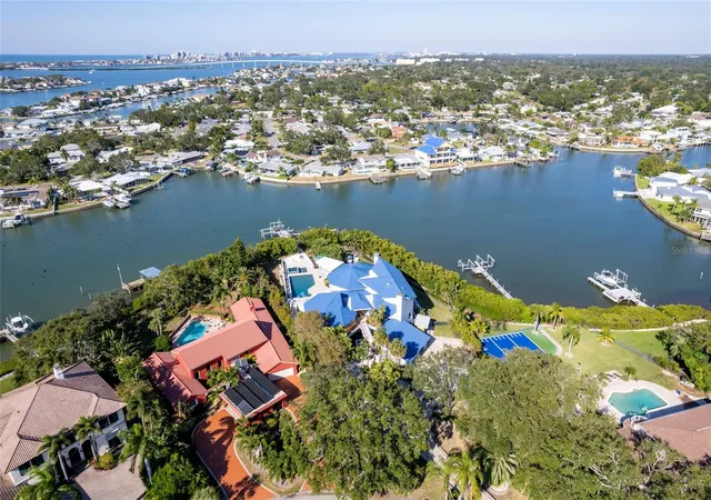 2nd image of 2268 Kings Point Dr, Largo, FL 33774 | MLS# TB8436315