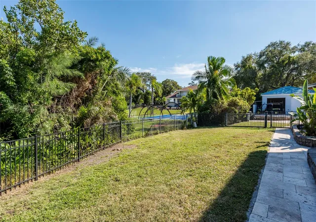 84th image of 2268 Kings Point Dr, Largo, FL 33774 | MLS# TB8436315