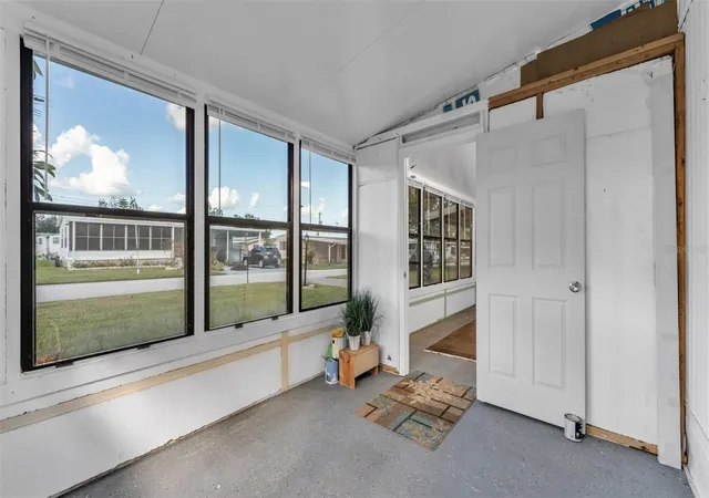 Photo 4 of Manufactured home for sale at 203 Janet Ln, Lakeland, FL 33809 | MLS# L4956497 | Listing updated on 2026-10-16