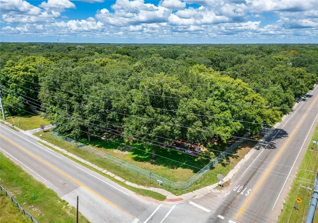 1st image of 10516 579 Hwy, Thonotosassa, FL 33592 | MLS# TB8436374