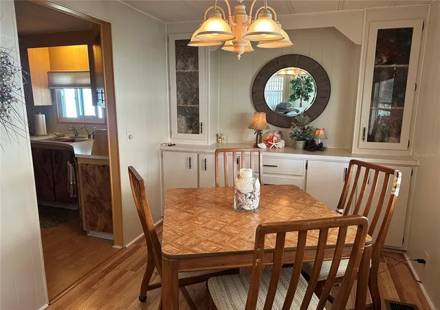 Photo 4 of Manufactured home for sale at 5800 Forsythia Rd, Venice, FL 34293 | MLS# N6140946 | Listing updated on 2026-04-13