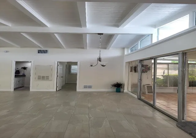 3rd image of 828 Blue Heron Blvd, Ruskin, FL 33570 | MLS# TB8436591