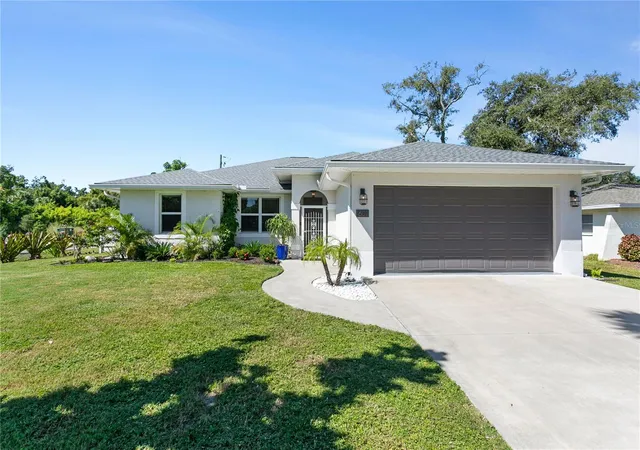 1st image of 601 Hamlin St, Nokomis, FL 34275 | MLS# A4668073