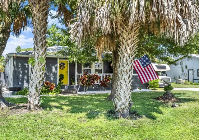 Homes for sale in Edgewater, FL | 2721 Evergreen Dr, Edgewater, FL 32141 | MLS# O6351581