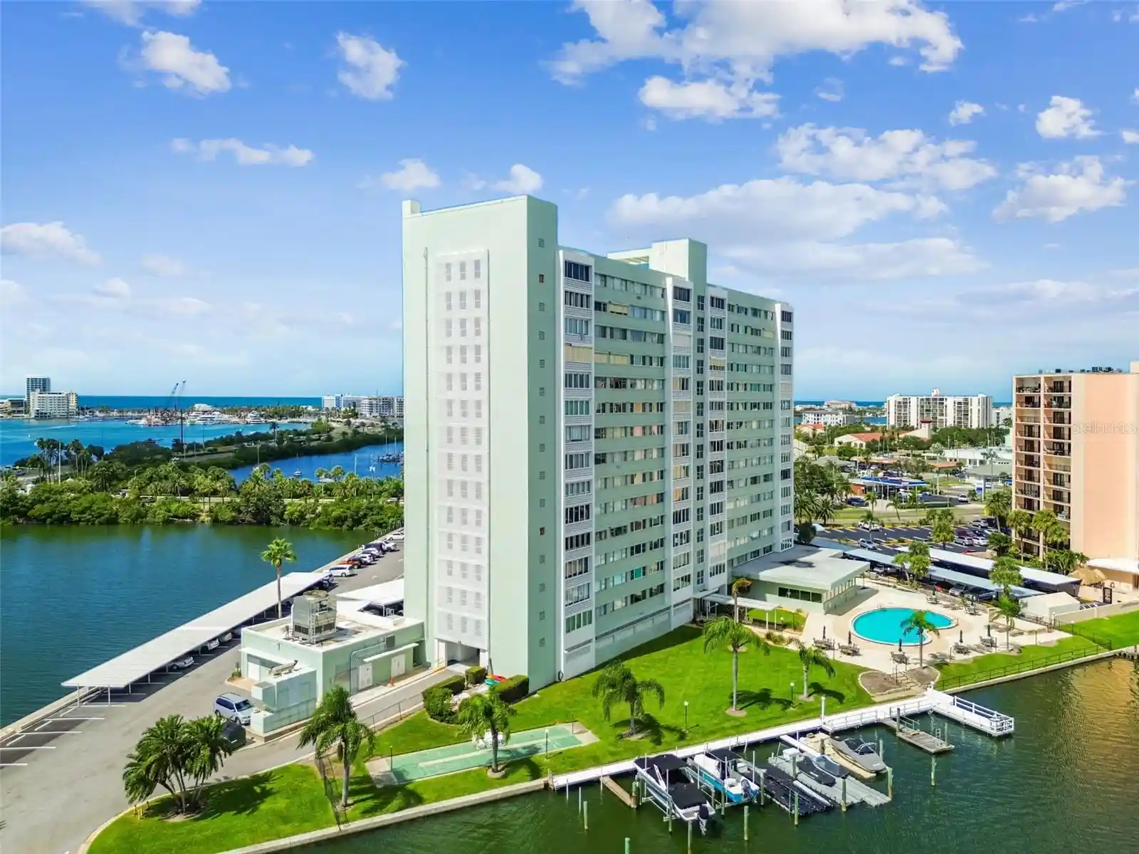 Listing Photo 2 - Condo for sale in 31 Island Wy located at 31 Island Wy, Clearwater, FL 33767 - Unit #609