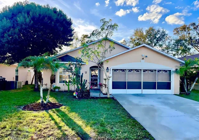 Photo 1 of Single family home for sale at 2814 Palm Isle Way, Orlando, FL 32829 | MLS# V4945336 | Listing updated on 2026-09-01