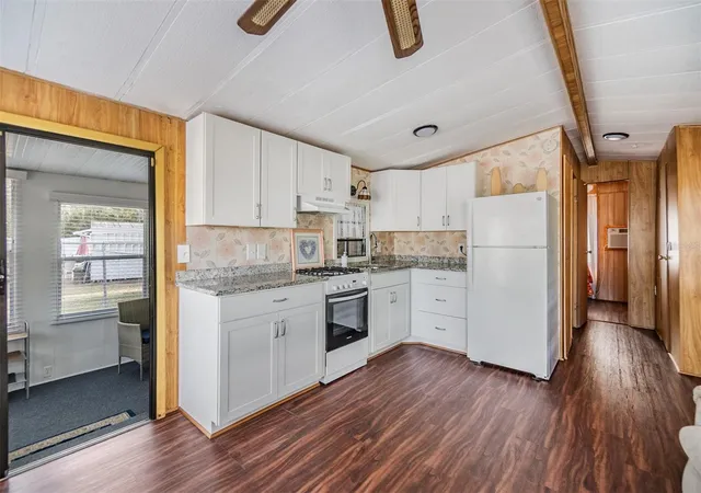 3rd image of 39334 Maher Dr, Zephyrhills, FL 33542 | MLS# TB8436842