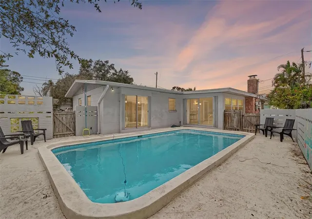 Photo 3 of Single family home for sale at 12361 114Th St, Largo, FL 33778 | MLS# TB8436866 | Listing updated on 2026-10-07