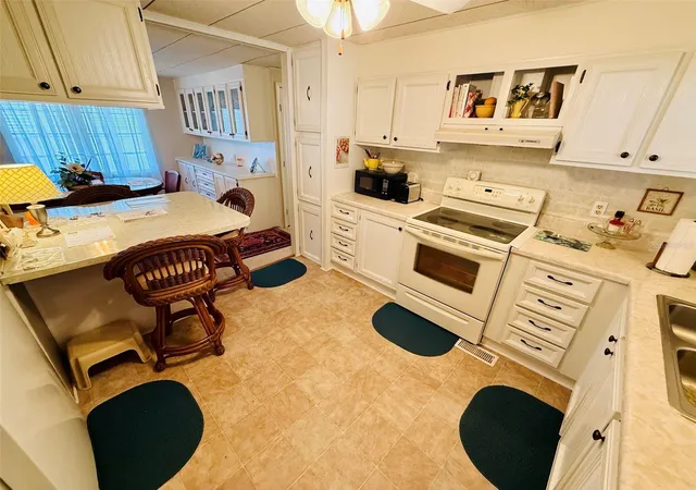 Photo 4 of Manufactured home for sale at 47 Kono Cir, Leesburg, FL 34788 | MLS# G5103214 | Listing updated on 2026-10-21
