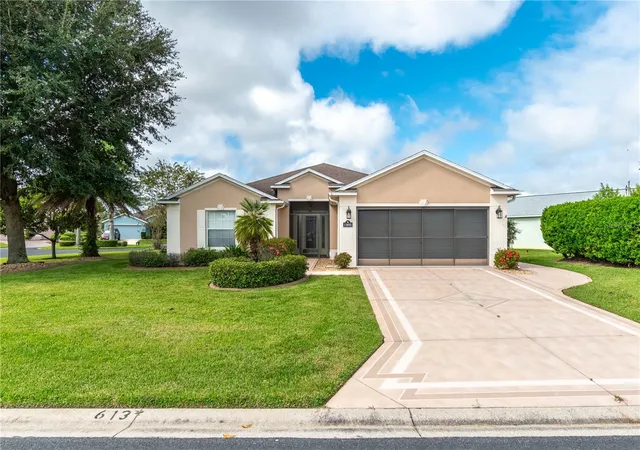 Single family home for sale at 15692 SW 11th Court Rd, OCALA, FL 34473 | MLS# O6351795