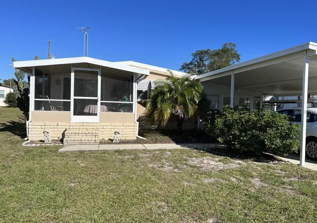 Manufactured home for sale at 9072 Lake Point Blvd, LAKE WALES, FL 33898 | MLS# P4936659
