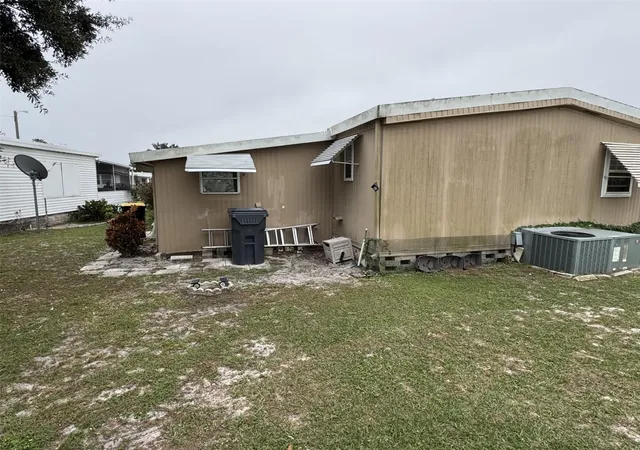 Photo 4 of Manufactured home for sale at 9072 Lake Point Blvd, Lake Wales, FL 33898 | MLS# P4936659 | Listing updated on 2026-10-02