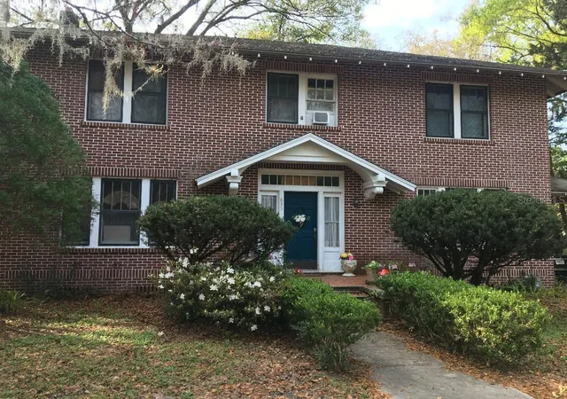 3rd image of 635 Ne 9Th Ave, Gainesville, FL 32601 | MLS# GC534686
