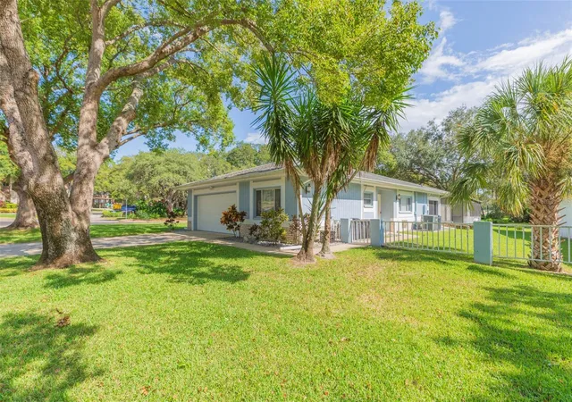 3rd image of 13016 Club Dr, Hudson, FL 34667 | MLS# TB8437276