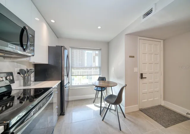 4th image of 105 Island Way #132, Clearwater Beach, FL 33767 | MLS# TB8437305