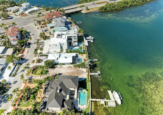 Photo 2 of Land for sale at 244 N Washington Dr, Sarasota, FL 34236 | MLS# A4668323 | Listing updated on 2026-09-08