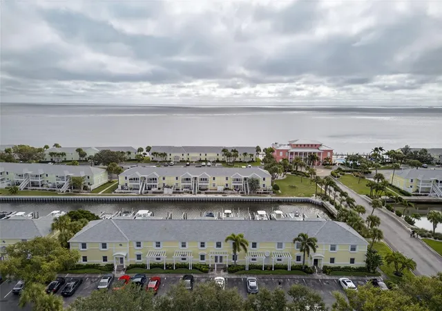 Photo 1 of Condo for sale at 4924 Beach Dr SE #F, Saint Petersburg, FL 33705 | MLS# TB8437504 | Listing updated on 2026-09-01