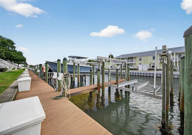 Photo 2 of Condo for sale at 4924 Beach Dr SE #F, Saint Petersburg, FL 33705 | MLS# TB8437504 | Listing updated on 2026-09-01
