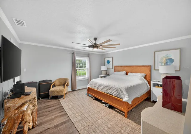 Photo 4 of Condo for sale at 4924 Beach Dr SE #F, Saint Petersburg, FL 33705 | MLS# TB8437504 | Listing updated on 2026-09-01