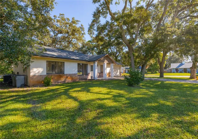 Photo 3 of Single family home for sale at 600 English Oaks Dr, Port Orange, FL 32127 | MLS# NS1086232 | Listing updated on 2026-10-07