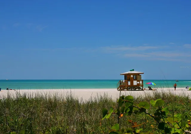 2nd image of 35 Watergate Dr, SARASOTA, FL 34236