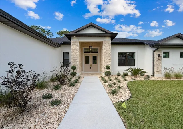 Photo 3 of Single family home for sale at 88 Daisy St, Homosassa, FL 34446 | MLS# W7879898 | Listing updated on 2026-10-02