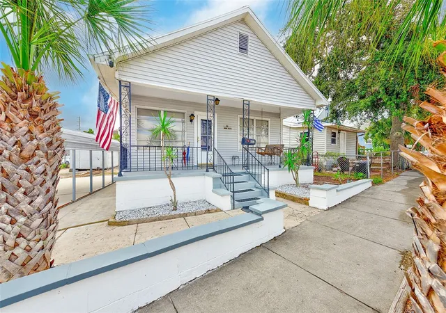 2nd image of 632 Cross St, Tarpon Springs, FL 34689 | MLS# TB8438161