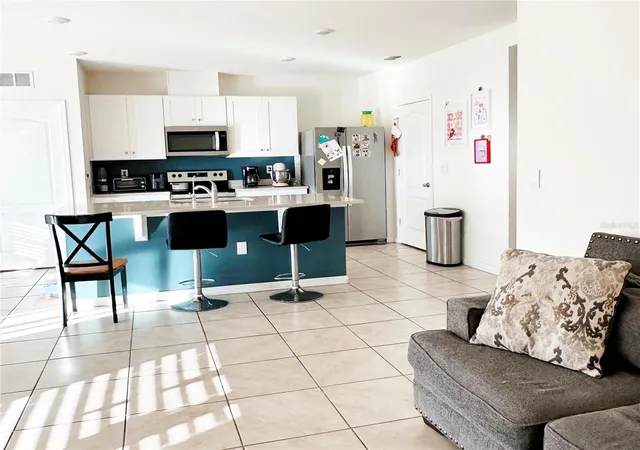3rd image of 1122 Brimstone Cir, Winter Haven, FL 33884 | MLS# S5136668